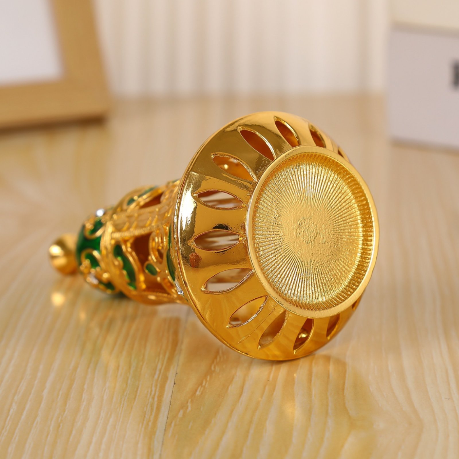Ornate Perfume Bottle Faceted  - Home Decor Glass 评论和价格